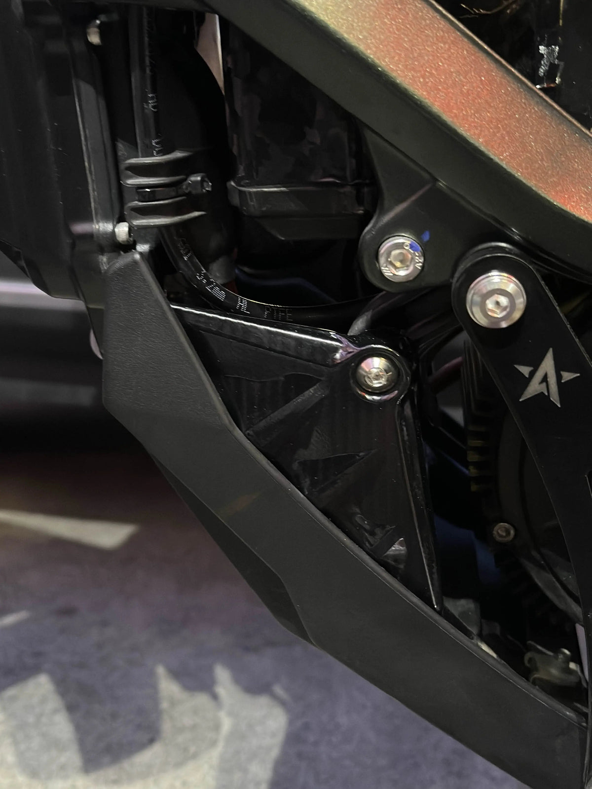 Surron Ultra Bee | Wrap Kit | Carbon Fiber Look