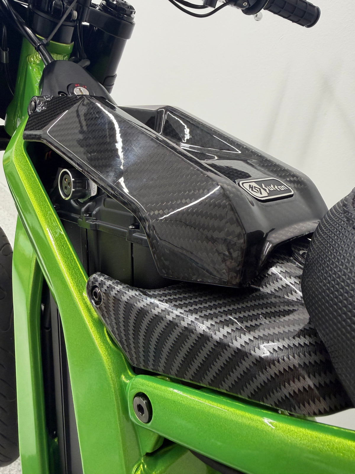 Surron Light Bee | Battery Cover | Carbon Fiber Look