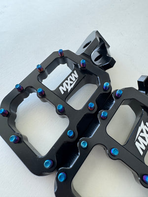 Titanium Black Wide Pegs