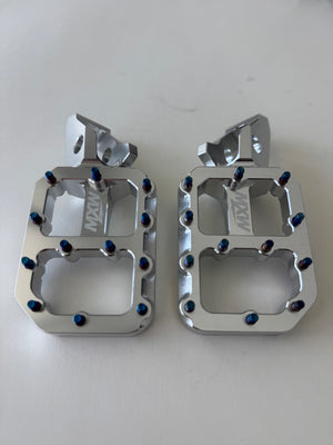 Titanium Chrome Wide Pegs