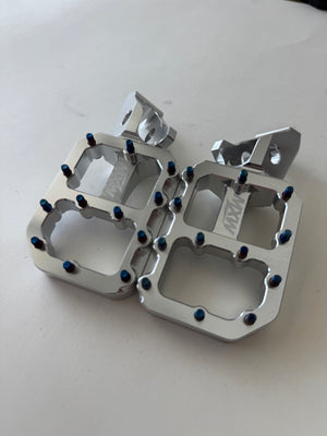 Titanium Chrome Wide Pegs