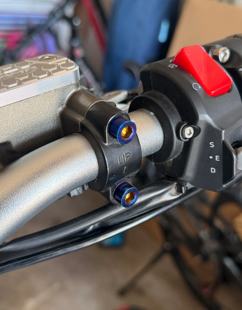 Tuttio Titanium Brake Bolt Kit | 6 Bolts