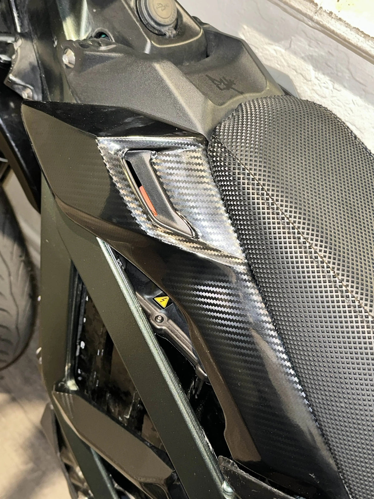 Surron Ultra Bee | Wrap Kit | Carbon Fiber Look